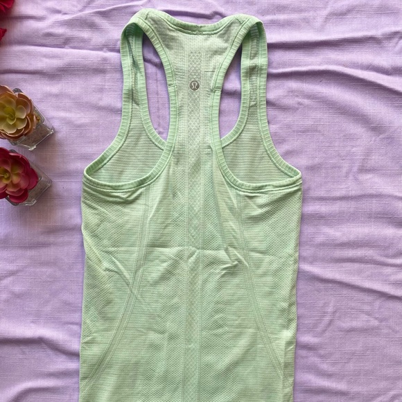 Lululemon swiftly tech racer back size 4 - Picture 2 of 2